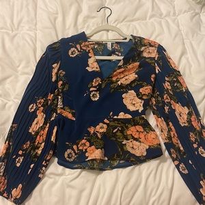 Long sleeve peplum crop top